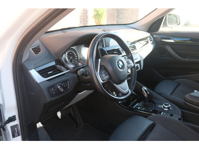 Foto 6 van BMW X1 sDrive18i 140pk Aut. Executive Edition - Navigatiesysteem - Achteruitrijcamera - Cruise contr