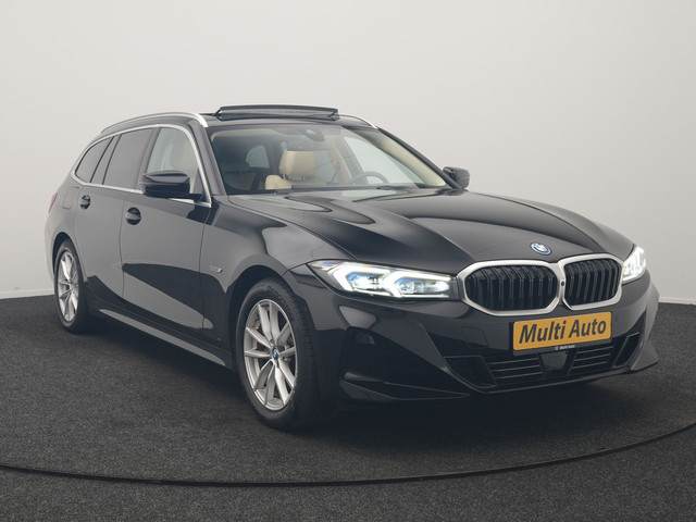 Foto 10 van BMW 3 Serie Touring 320e Luxury Line Facelift PHEV Dealer O.H. | Trekhaak Af Fabriek | Panodak | Hea