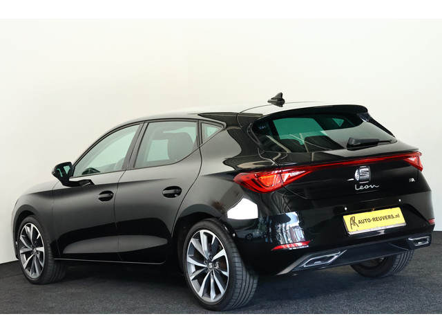 Foto 5 van SEAT Leon 1.5 eTSI FR / LED / Navi / CarPlay / ACC / Camera