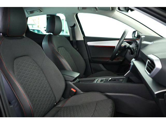 Foto 4 van SEAT Leon 1.5 eTSI FR / LED / Navi / CarPlay / ACC / Camera