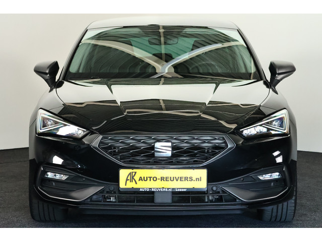 Foto 2 van SEAT Leon 1.5 eTSI FR / LED / Navi / CarPlay / ACC / Camera