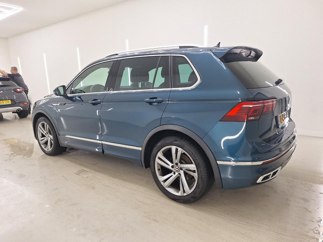Volkswagen Tiguan 1.5 TSI 3X R-Line Business+Led+Navigatie+Camera+Assist/winter-Pakket = RIJKLAAR !!