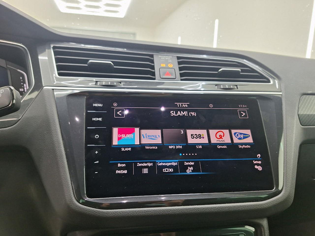 Foto 9 van Volkswagen Tiguan 1.5 TSI 3X R-Line Business+Led+Navigatie+Camera+Assist/winter-Pakket = RIJKLAAR !!
