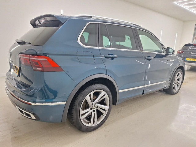 Foto 2 van Volkswagen Tiguan 1.5 TSI 3X R-Line Business+Led+Navigatie+Camera+Assist/winter-Pakket = RIJKLAAR !!