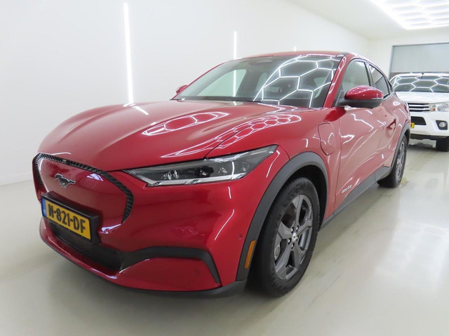 Foto 2 van Ford Mustang Mach-E RWD 75 kWh | SOH 92% | Trekhaak | 360 Camera | CarPlay | Bang en Olufsen | Stoel