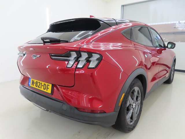 Foto 4 van Ford Mustang Mach-E RWD 75 kWh | SOH 92% | Trekhaak | 360 Camera | CarPlay | Bang en Olufsen | Stoel