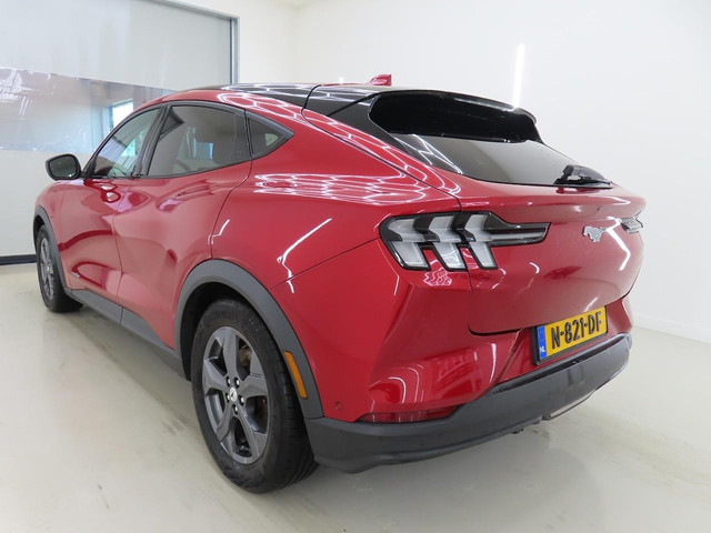 Foto 5 van Ford Mustang Mach-E RWD 75 kWh | SOH 92% | Trekhaak | 360 Camera | CarPlay | Bang en Olufsen | Stoel