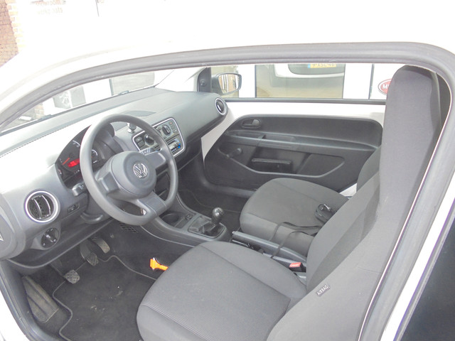 Foto 5 van Volkswagen up! 1.0 take up! BlueMotion Airco, sportonderstel